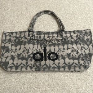 Alo yoga tote bag